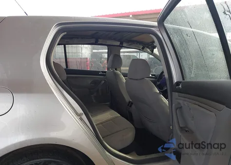 2008 Volkswagen Rabbit S z USA, uszkodzony, nr VIN WVWDA71K18W002517